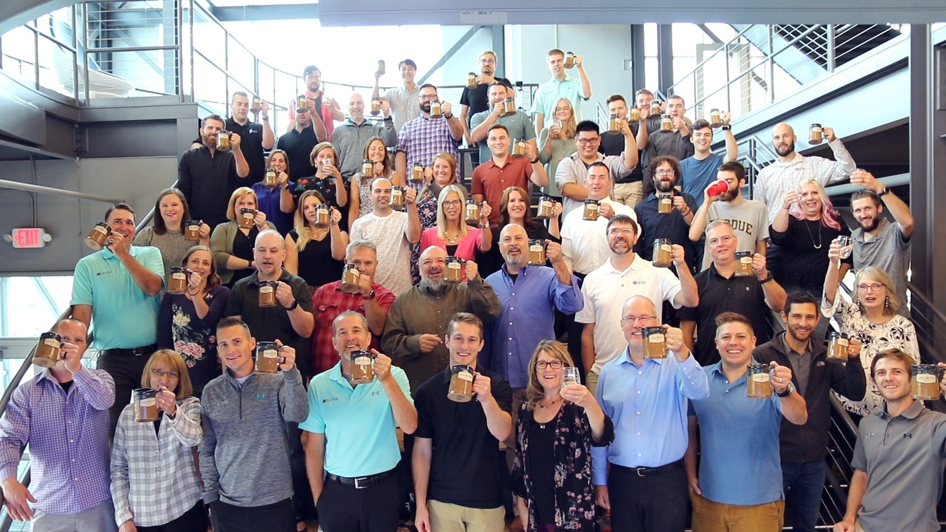 Elite_EXTRA_Team_Cheers_Photo