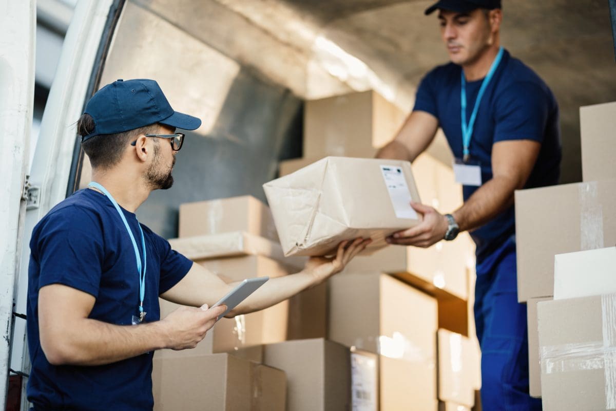 Top 5 Business Benefits of Hiring Courier Service & Key Steps to Follow | Elite EXTRA
